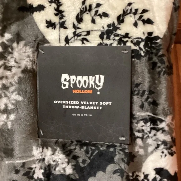 Spooky Hollow Halloween Plush Blanket ๐ฆ๐ - Picture 2 of 4